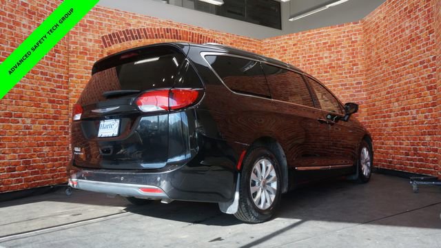 Used 2019 Chrysler Pacifica Touring-L w/ Advanced Safetytec Group image 7