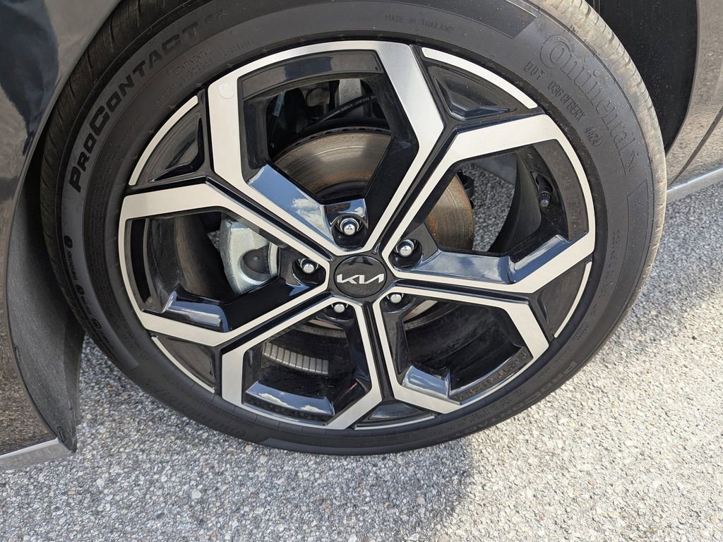 Used 2025 Kia Niro EX Touring image 28