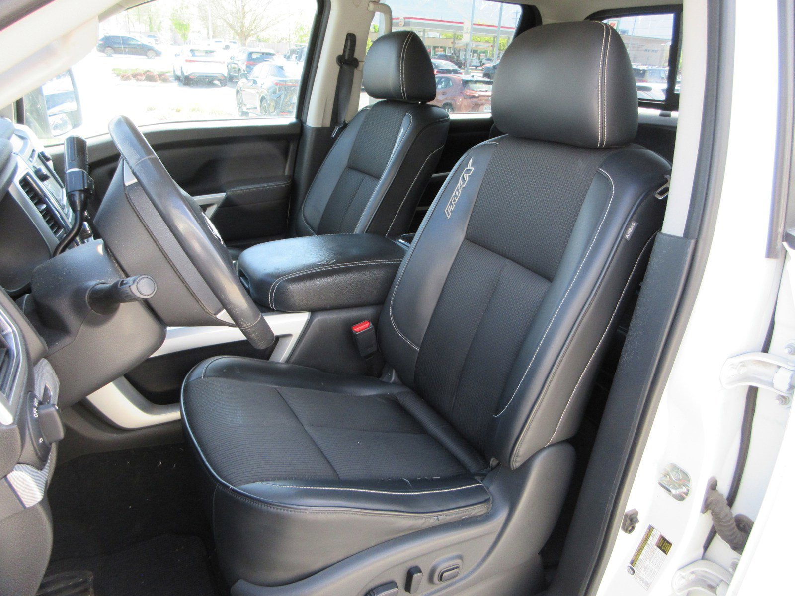 Used 2017 Nissan Titan PRO-4X image 21