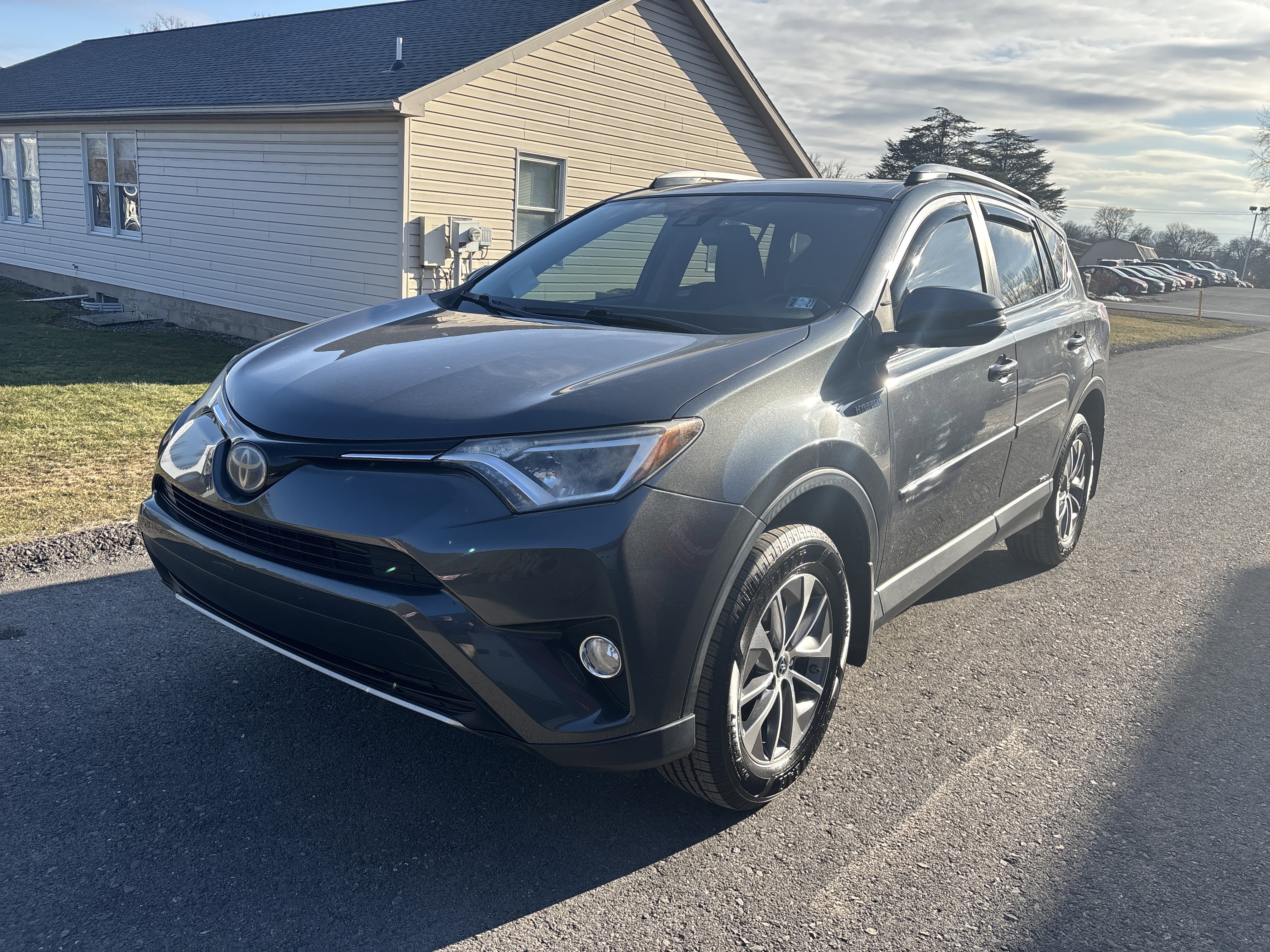 Used 2017 Toyota RAV4 XLE w/ Protection Package image 8
