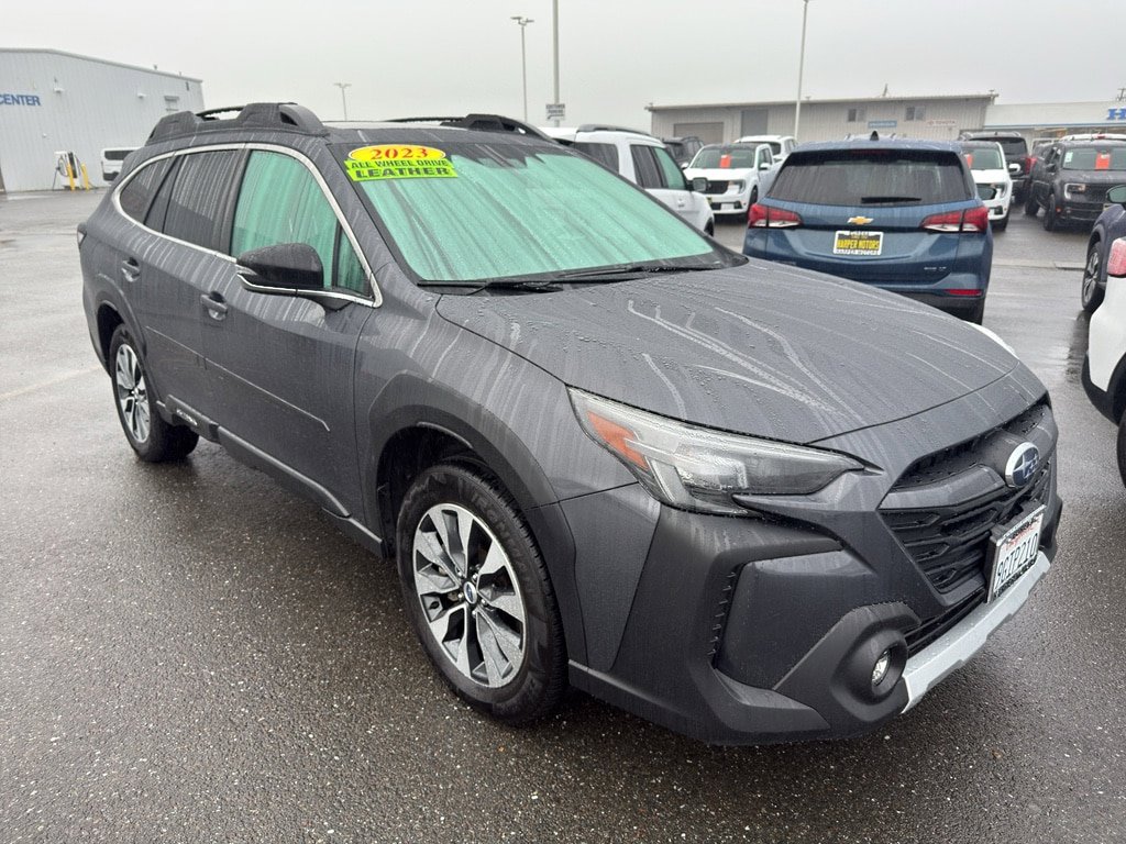 Used 2023 Subaru Outback Limited XT AWD/4WD image 3