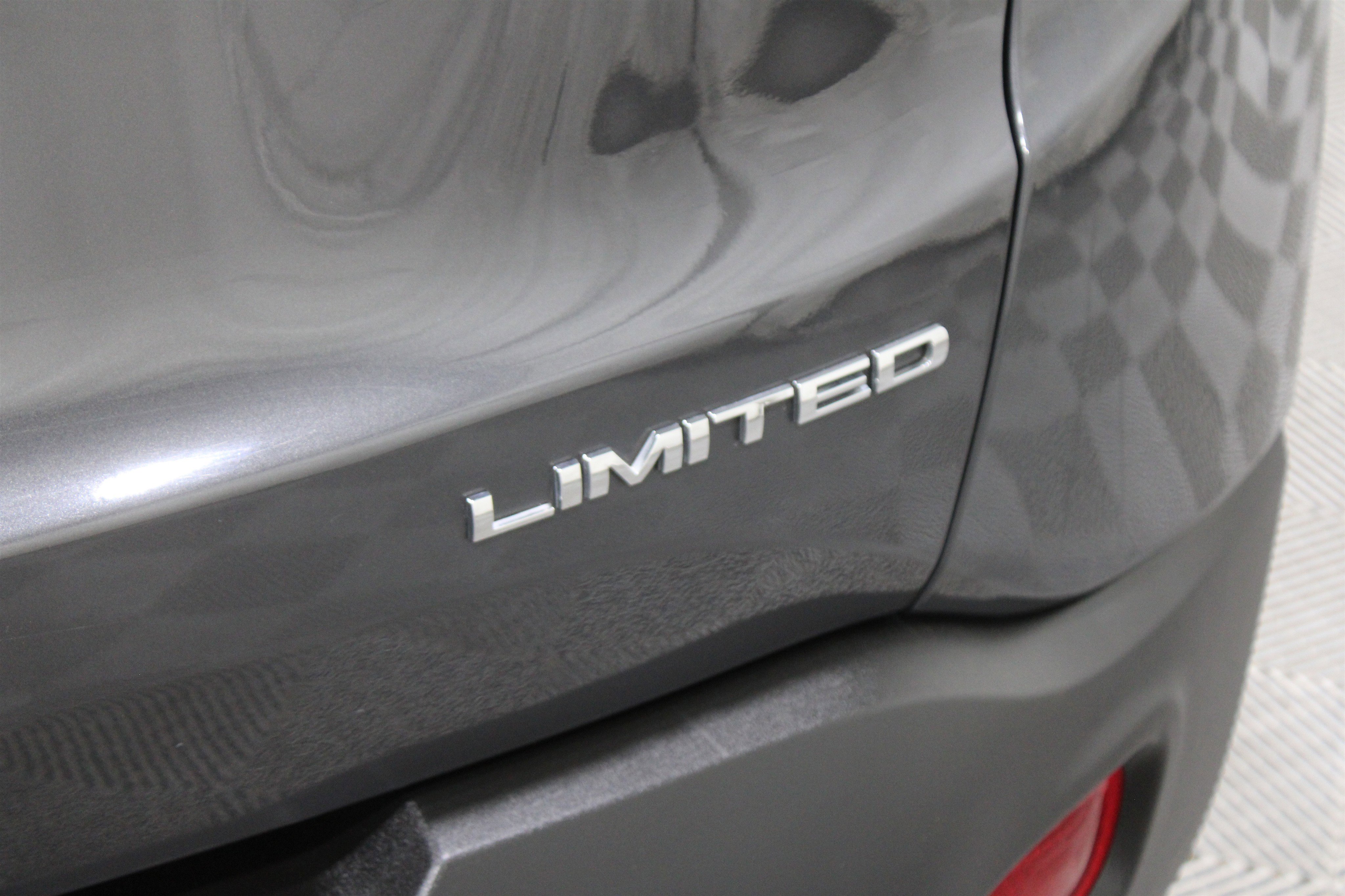 Used 2023 Jeep Renegade Limited image 35