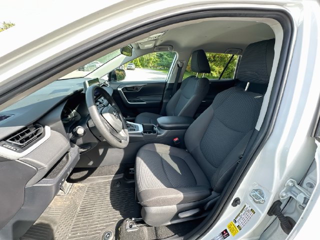 Certified 2023 Toyota RAV4 LE AWD/4WD image 19