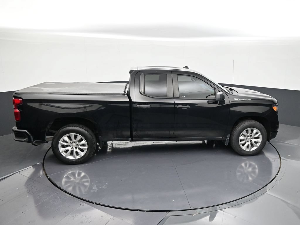 Used 2023 Chevrolet Silverado 1500 Custom RWD image 17