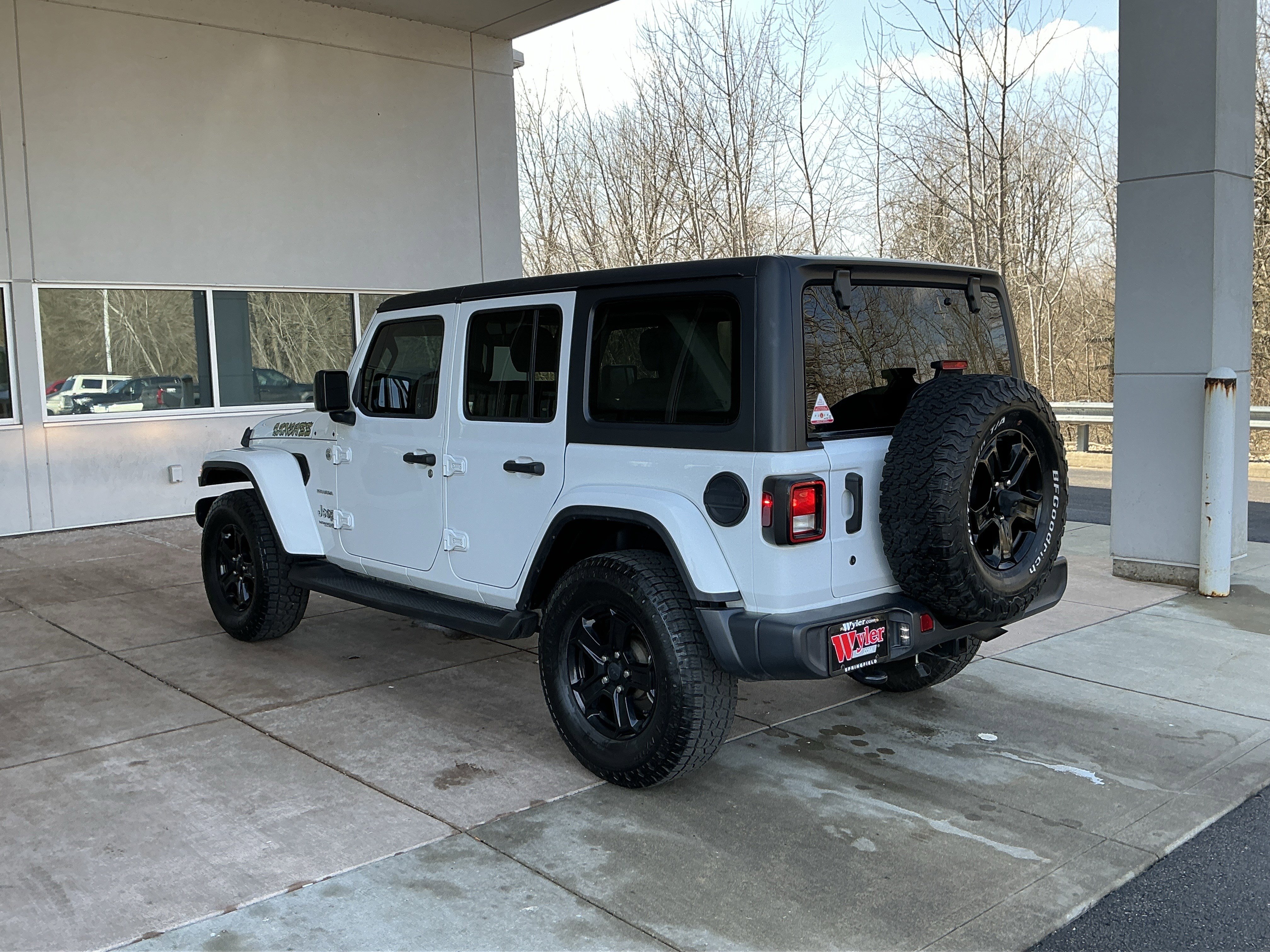 Used 2019 Jeep Wrangler Unlimited Sahara image 20