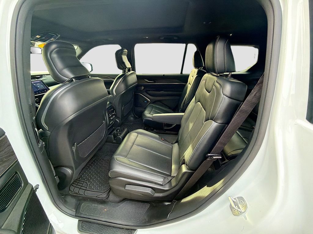 Used 2021 Jeep Grand Cherokee L Overland w/ Luxury Tech Group IV image 25