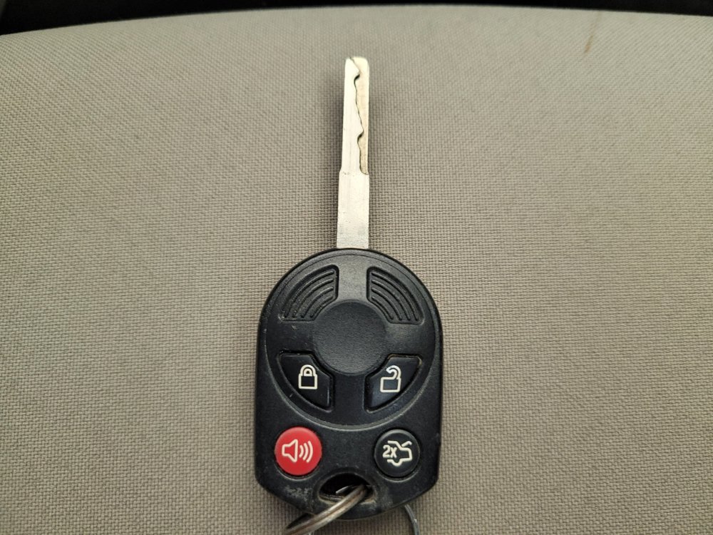 Used 2016 Ford Focus SE w/ SE Cold Weather Package FWD image 32
