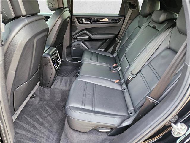 Used 2020 Porsche Cayenne S image 19
