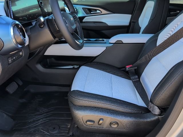 New 2026 Chevrolet Equinox EV LT AWD/4WD image 12