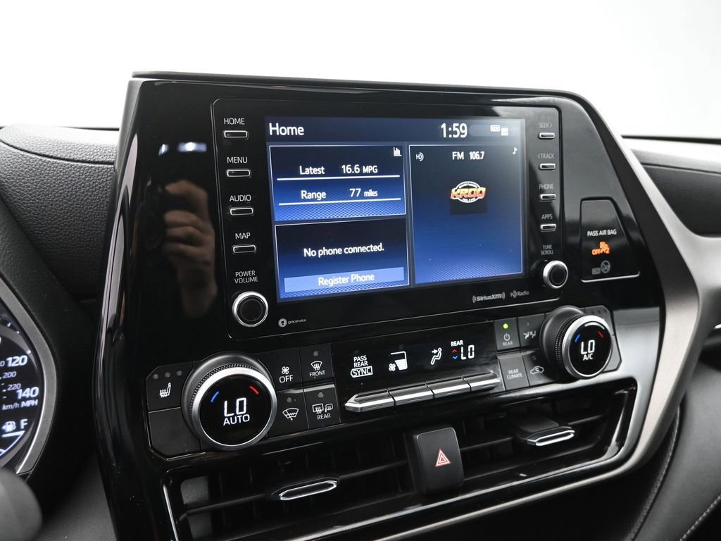 Used 2021 Toyota Highlander XLE image 15