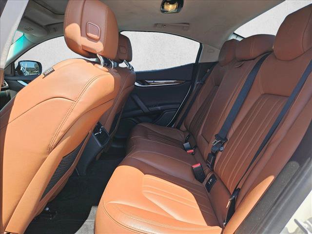 Used 2015 Maserati Ghibli S Q4 AWD/4WD image 18