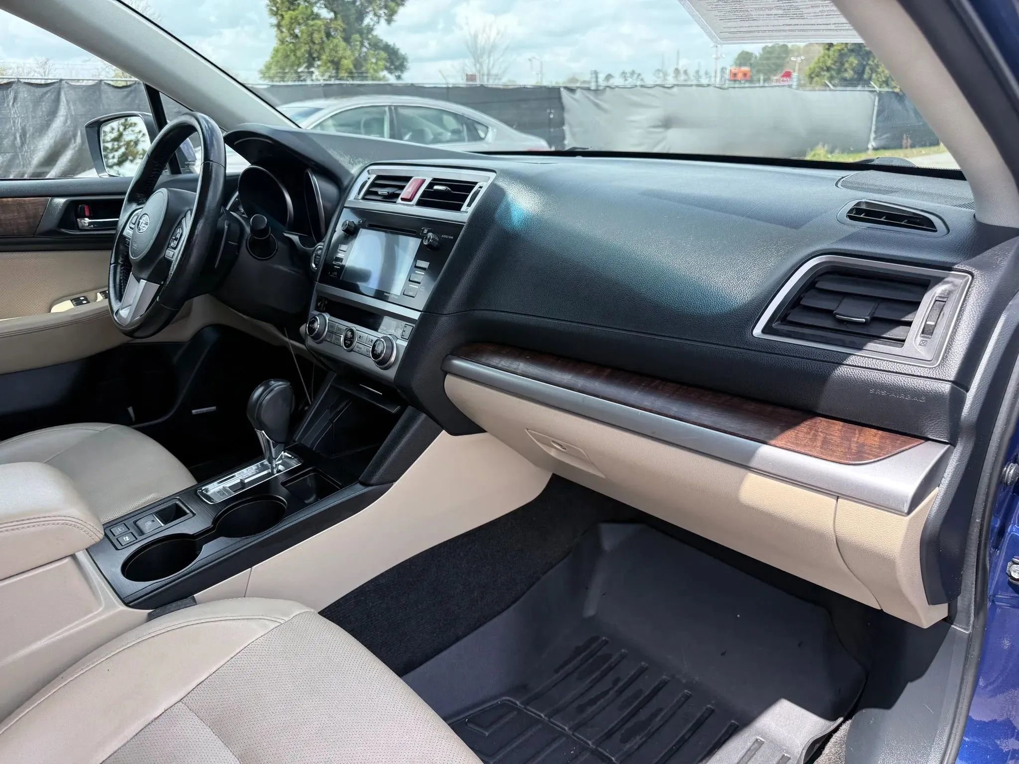 Used 2015 Subaru Outback 3.6R Limited AWD/4WD image 19