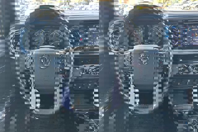 Used 2017 Toyota Tacoma TRD Sport w/ Tow Package image 17