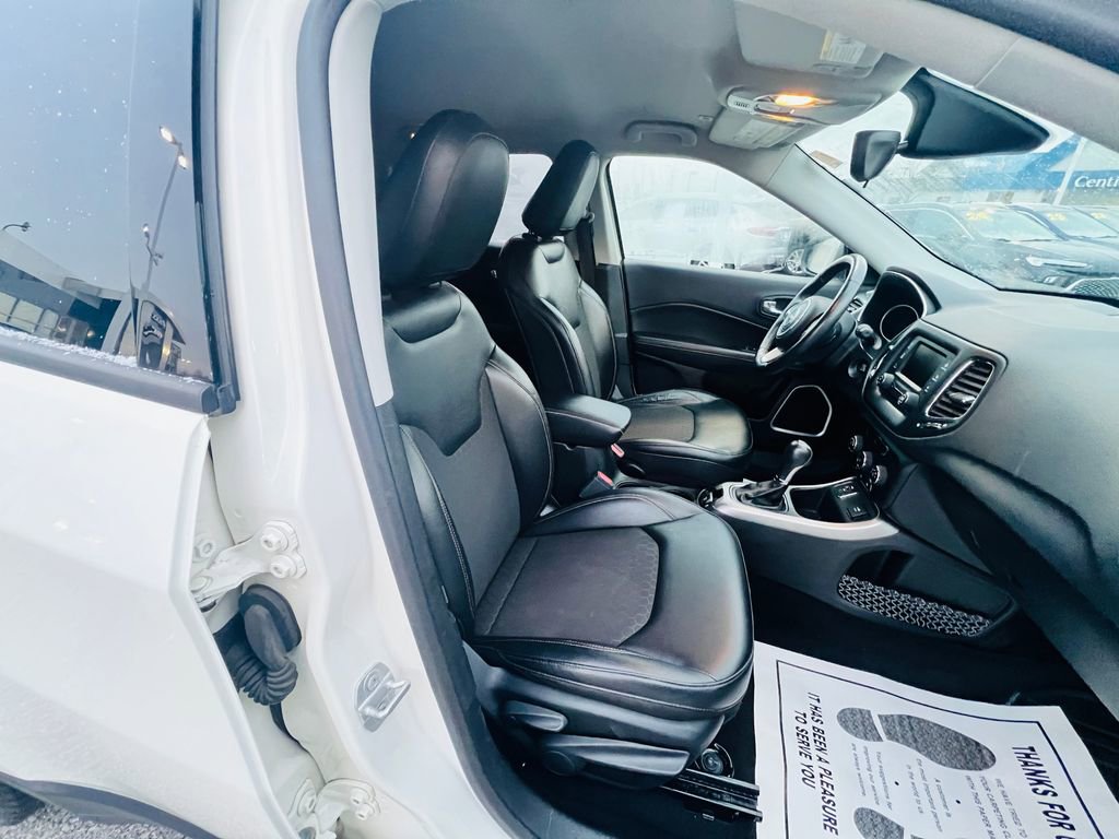 Used 2017 Jeep Compass Latitude w/ Cold Weather Group image 30