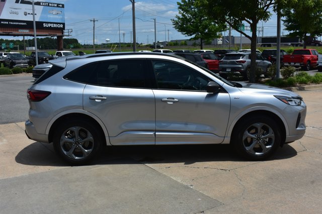 Used 2024 Ford Escape ST-Line w/ Tech Pack #1 AWD/4WD image 4