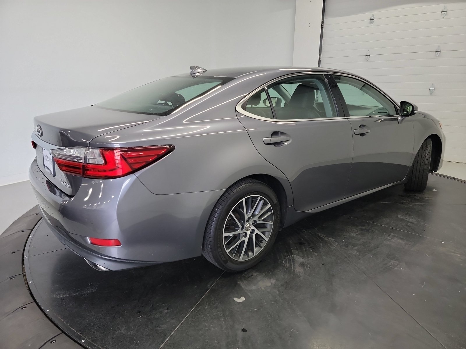 Used 2017 Lexus ES 350 w/ Luxury Package FWD image 9