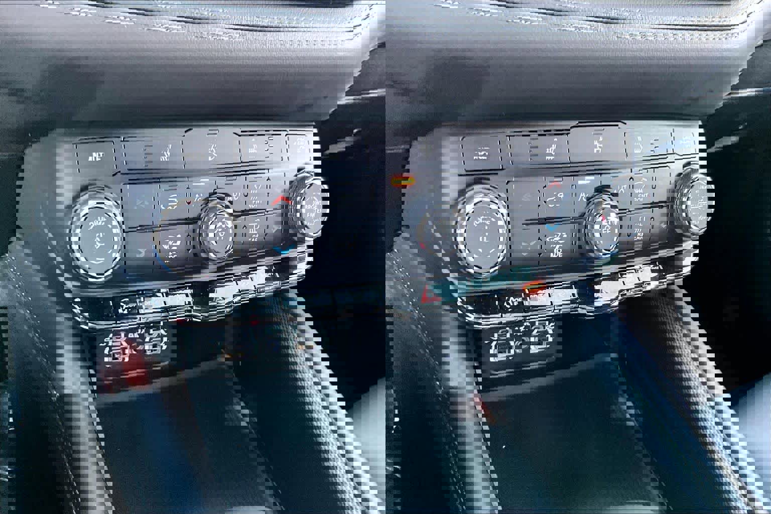 Used 2022 Dodge Durango GT image 31