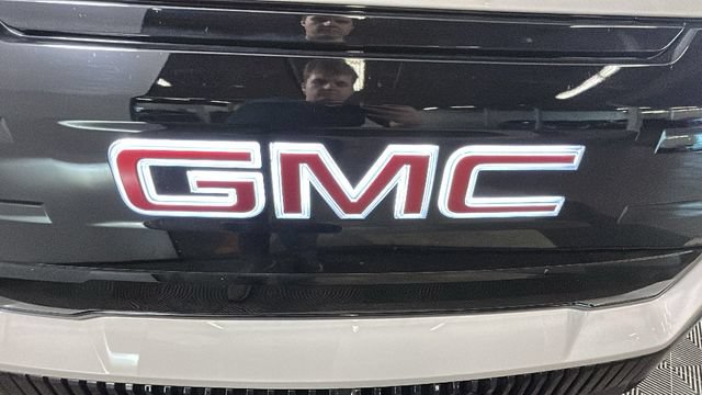 New 2026 GMC Sierra EV Elevation w/ Premium Package AWD/4WD image 8