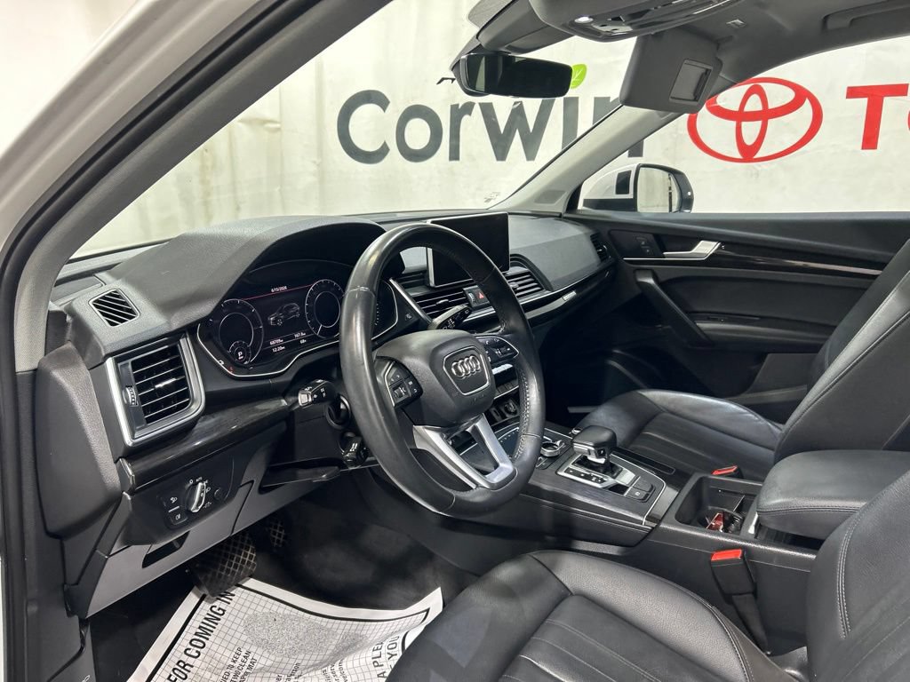 Used 2020 Audi Q5 e Premium Plus w/ Premium Plus Package AWD/4WD image 23