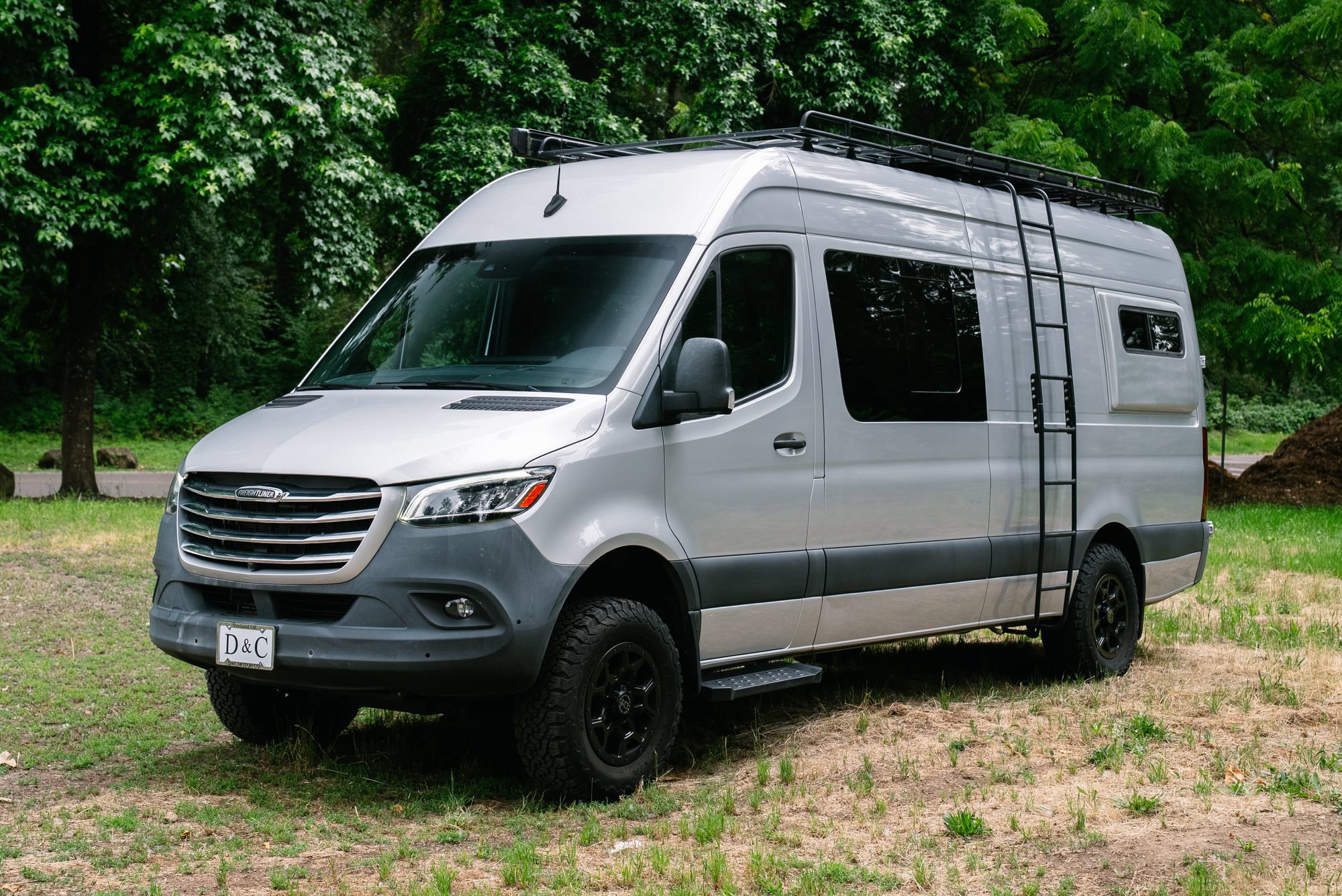 Used 2020 Freightliner Sprinter 2500 AWD/4WD image 3
