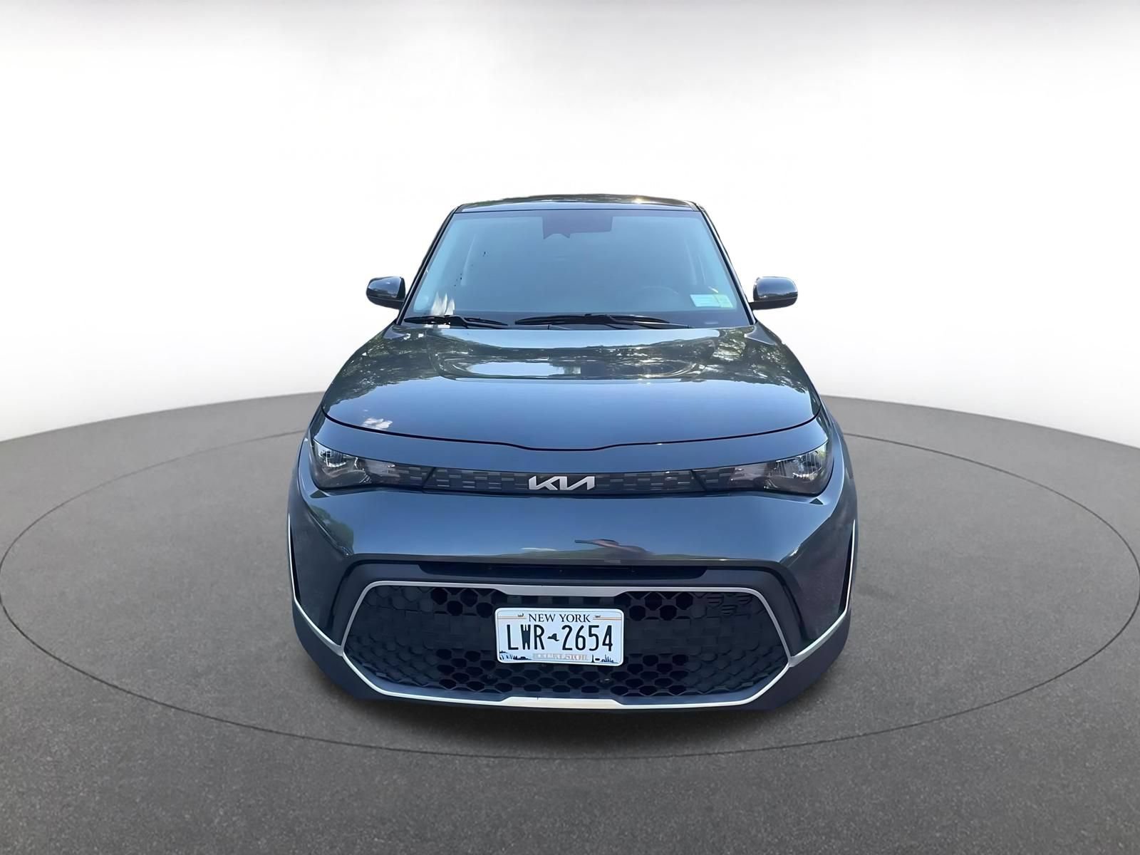 Used 2025 Kia Soul LX w/ LX Technology Package FWD image 4