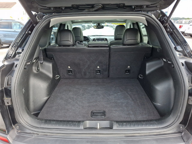 Used 2019 Jeep Cherokee Limited AWD/4WD image 30