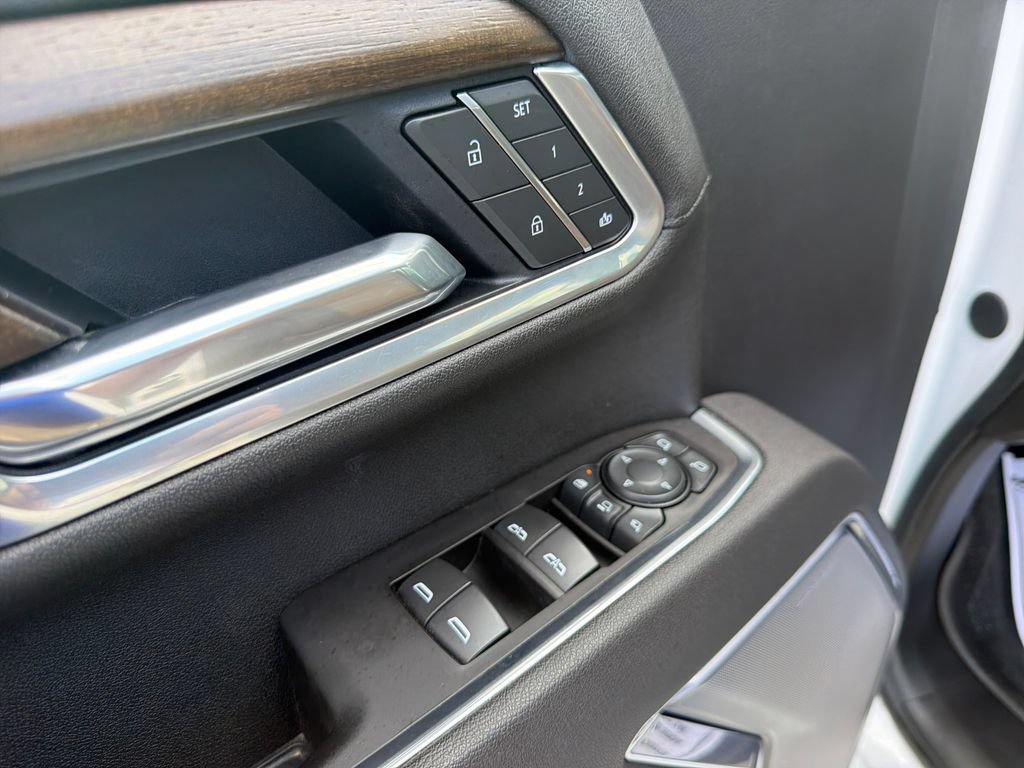 Used 2025 Chevrolet Silverado 2500 High Country w/ High Country Premium Package AWD/4WD image 11