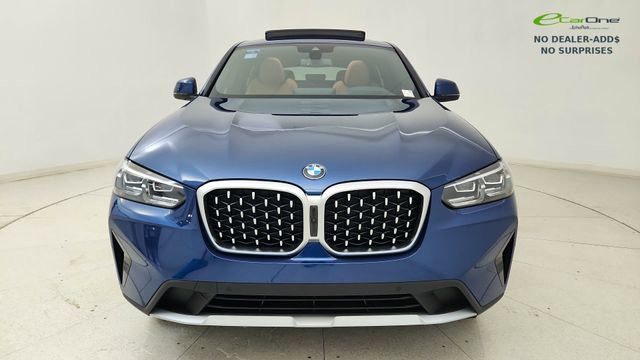 Used 2025 BMW X4 xDrive30i AWD/4WD image 2