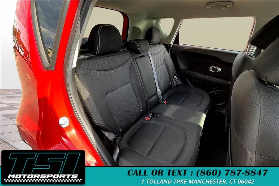 Used 2015 Kia Soul + image 27