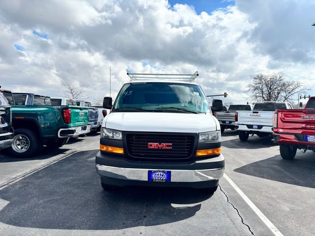 New 2026 GMC Savana 3500 w/ Driver Convenience Package RWD image 2