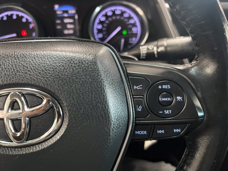 Used 2020 Toyota Camry SE FWD image 22