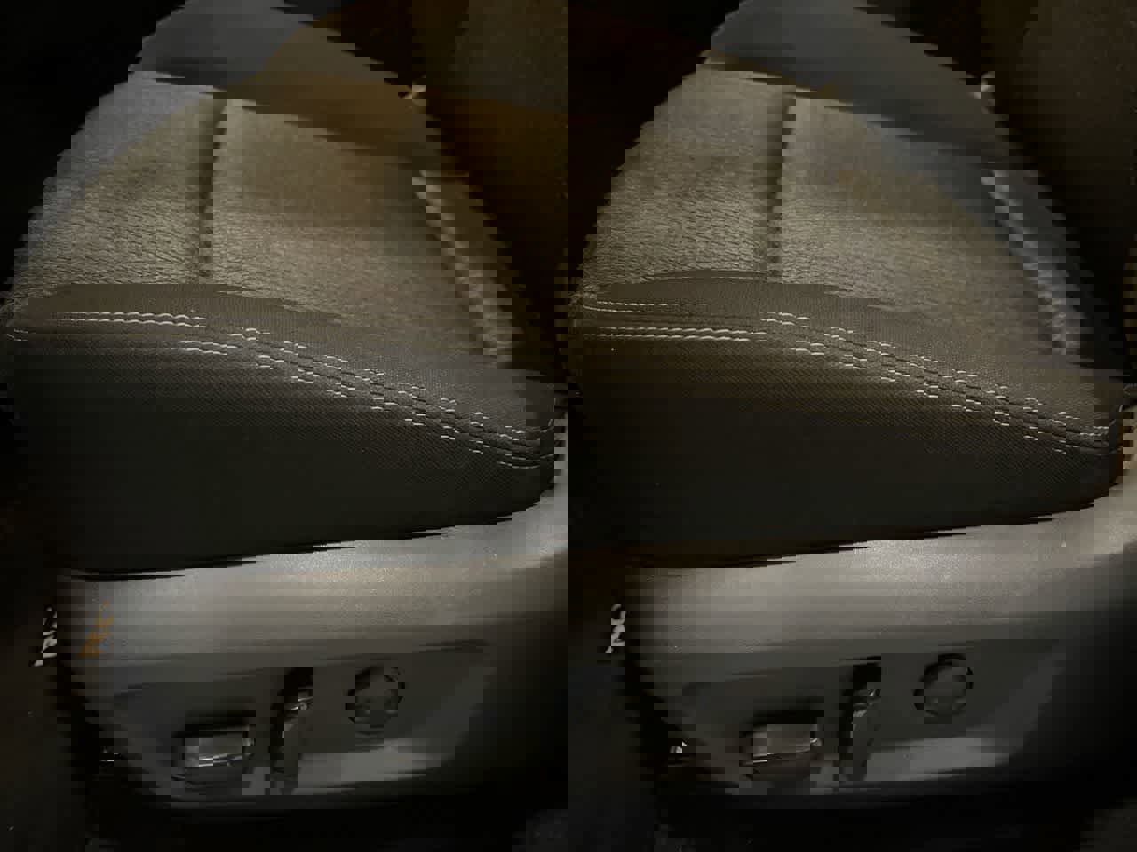 Used 2024 Nissan Rogue SV image 12