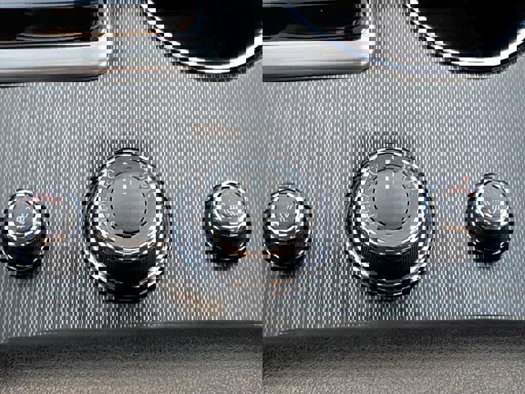 Used 2020 INFINITI QX60 Luxe w/ Essential Package image 11