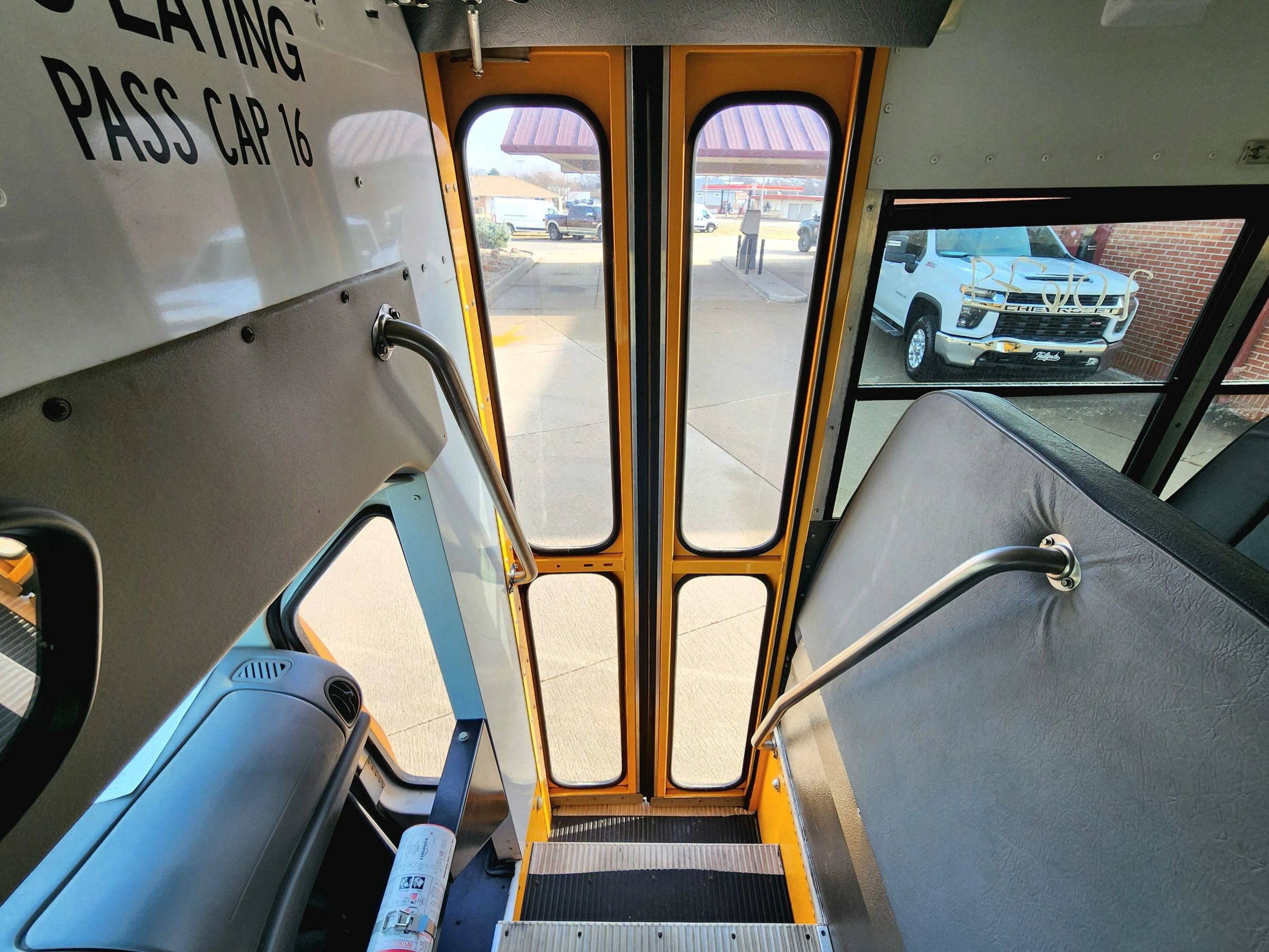 Used 2006 Ford E-450 and Econoline 450 RWD image 13