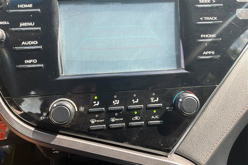 Used 2018 Toyota Camry LE FWD image 30