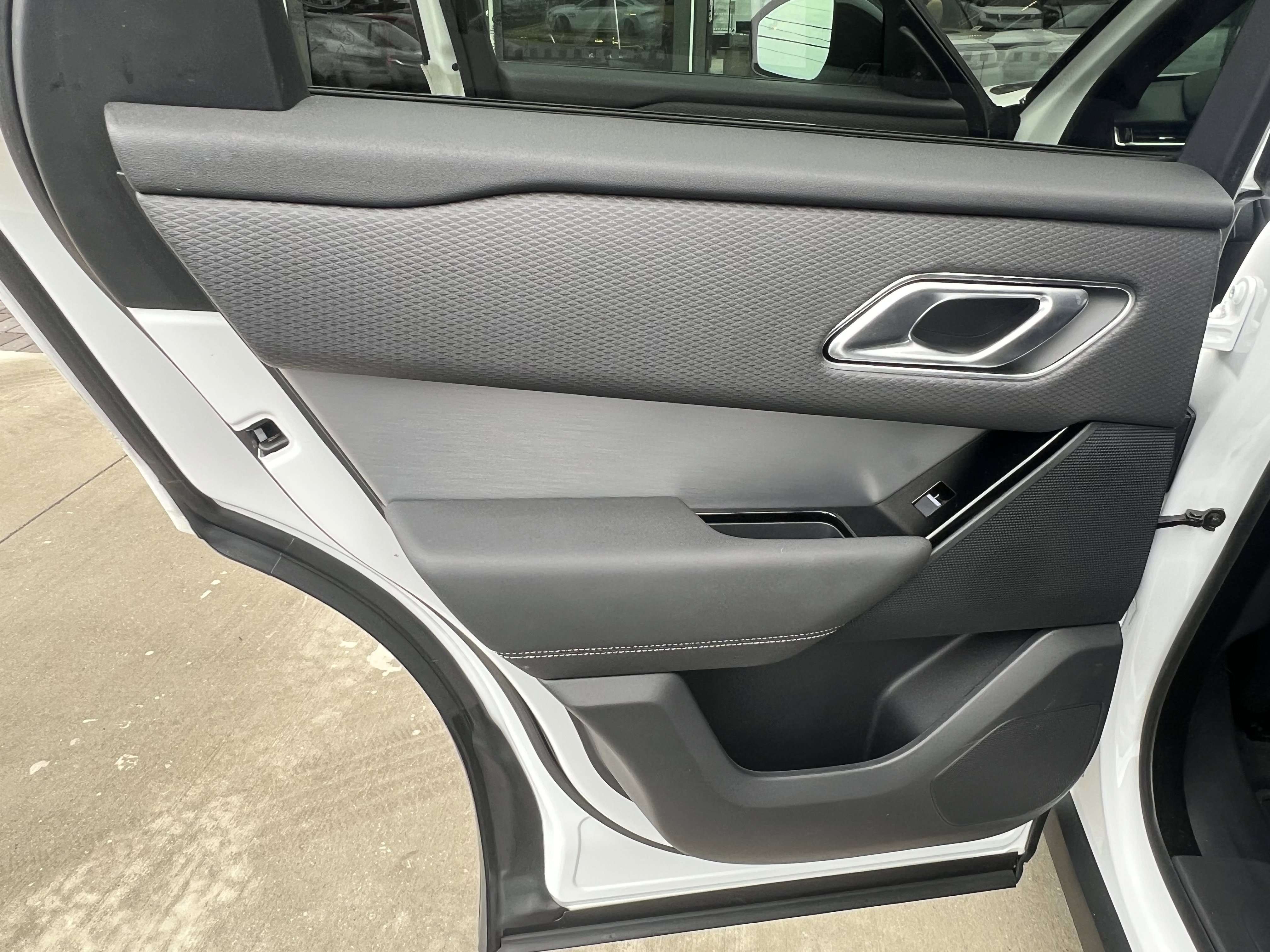 Certified 2023 Land Rover Range Rover Velar R-Dynamic S image 28