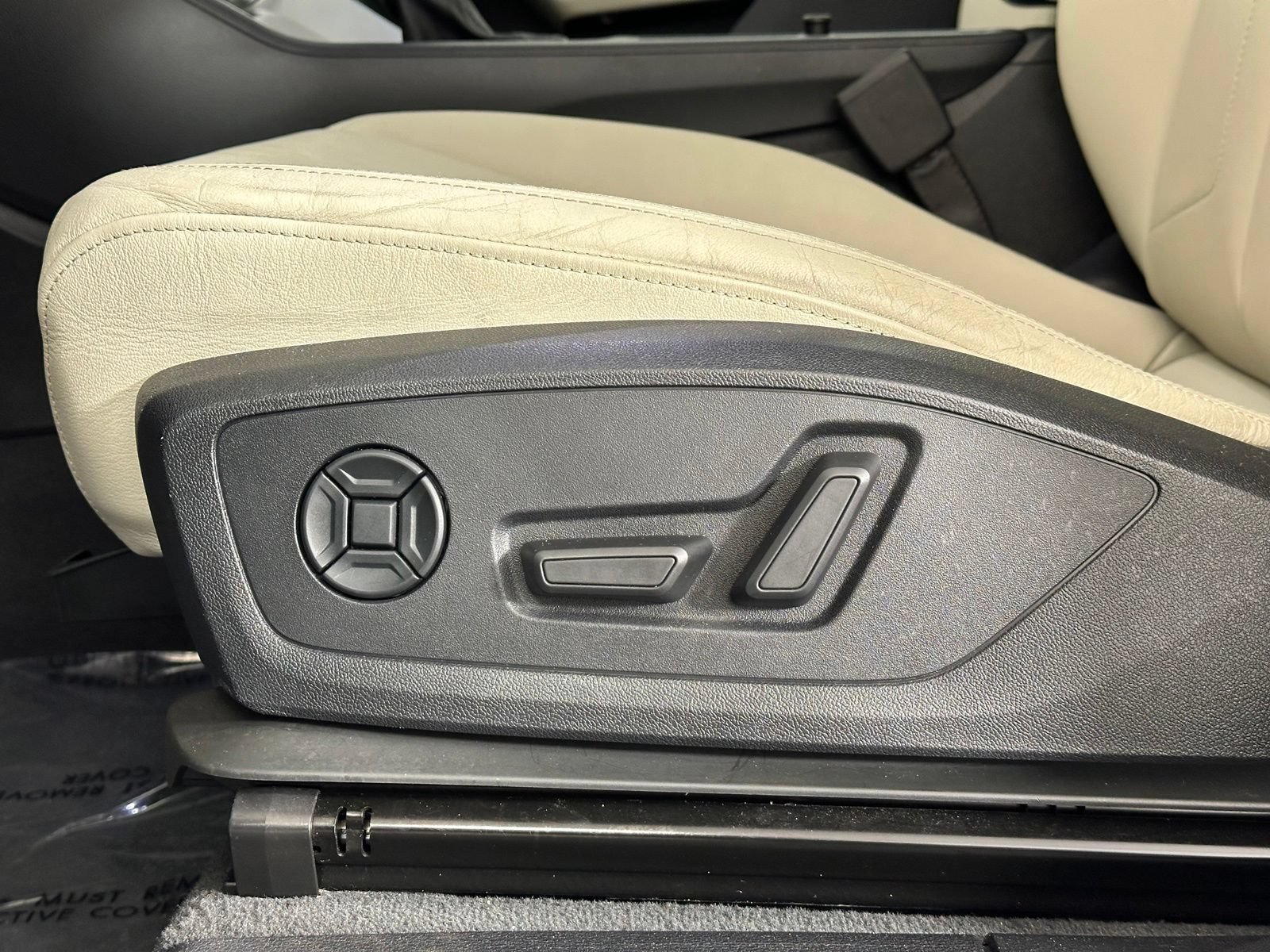 Used 2019 Audi Q3 2.0T Premium w/ Convenience Package AWD/4WD image 7