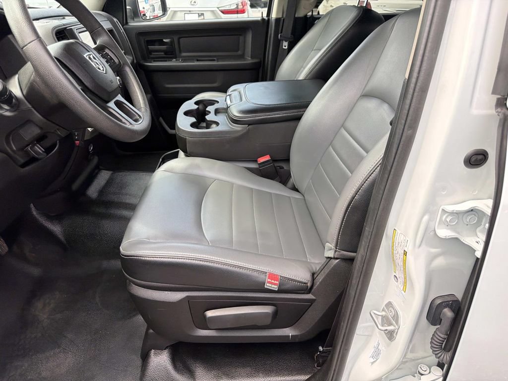 Used 2022 RAM 1500 Tradesman w/ Chrome Appearance Group RWD image 20