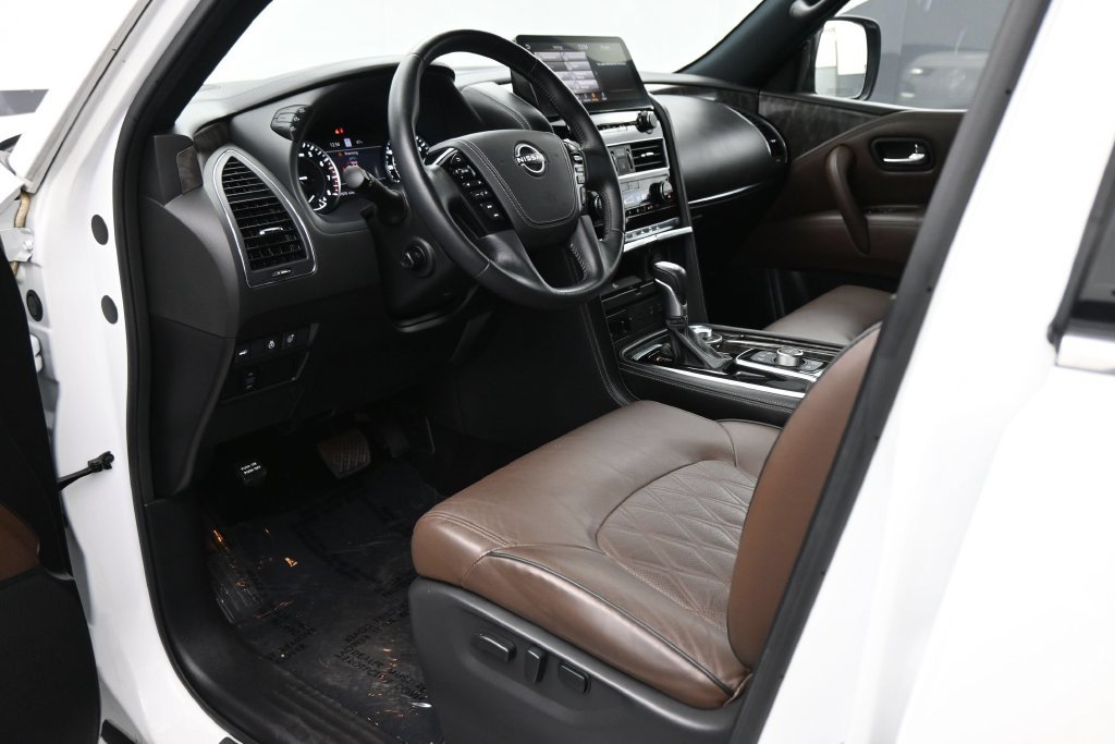 Used 2023 Nissan Armada Platinum w/ Captain's Chairs Package AWD/4WD image 2