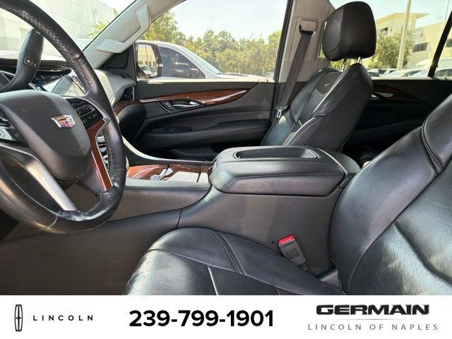 Used 2019 Cadillac Escalade ESV Luxury AWD/4WD image 12