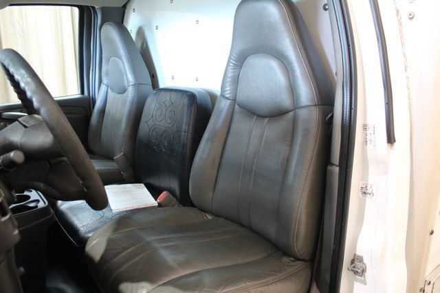 Used 2007 Chevrolet Express 3500 RWD image 19