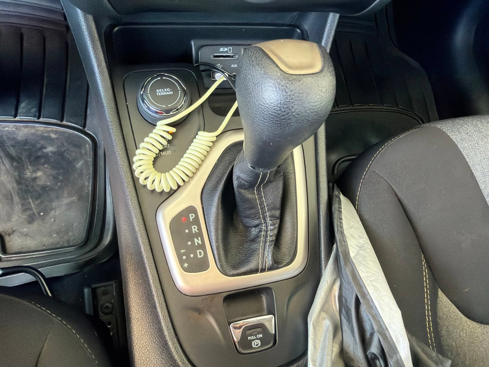 Used 2017 Jeep Cherokee Sport AWD/4WD image 11