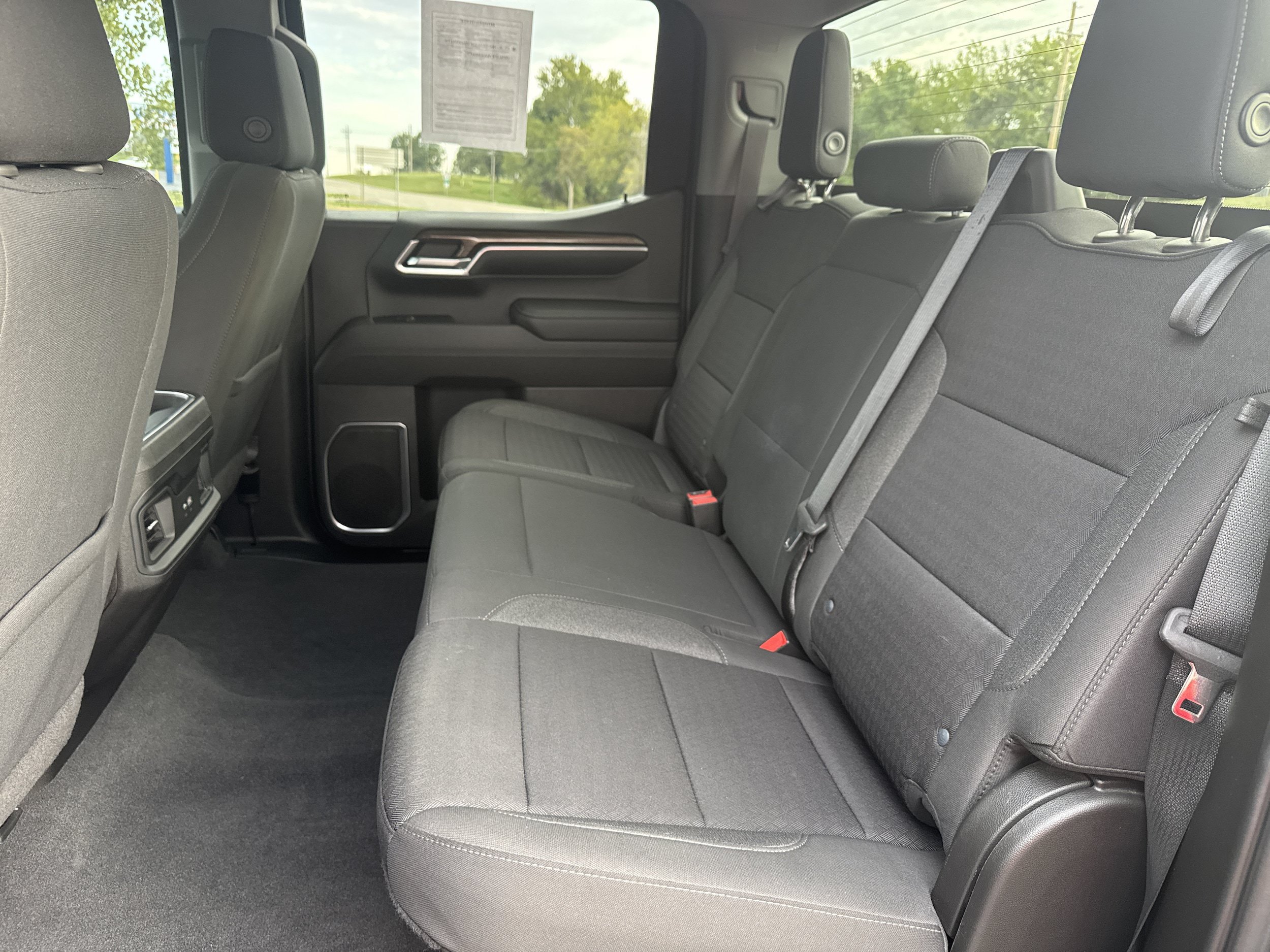 Used 2022 Chevrolet Silverado 1500 LT AWD/4WD image 7