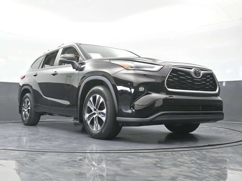 Used 2022 Toyota Highlander XLE FWD image 63