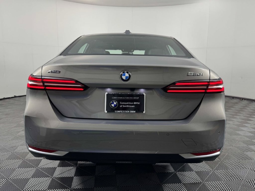 Used 2026 BMW 530i xDrive w/ Premium Package AWD/4WD image 9