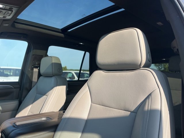 Used 2021 GMC Yukon SLT w/ SLT Premium Package image 18
