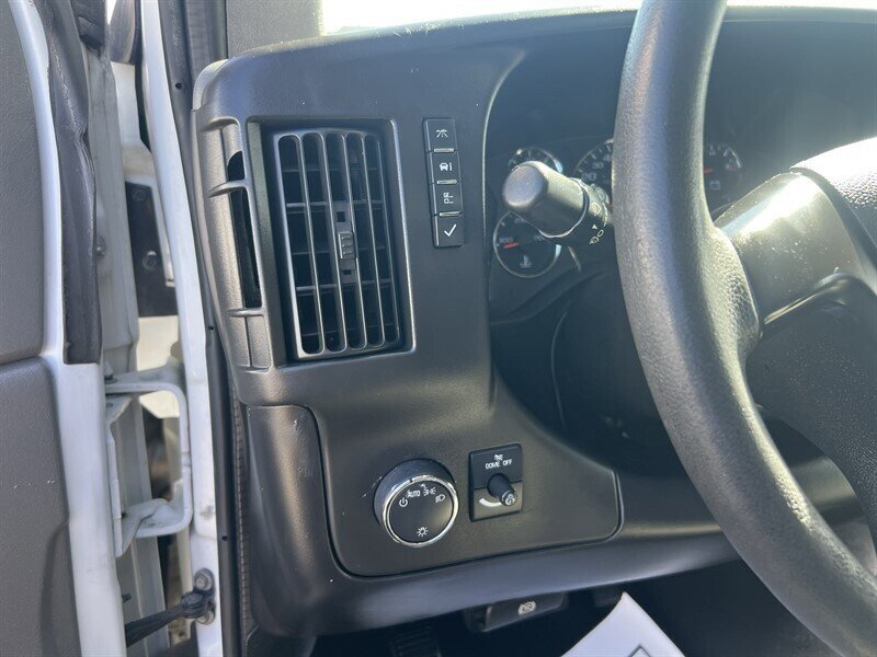Used 2013 GMC Savana 2500 RWD image 15