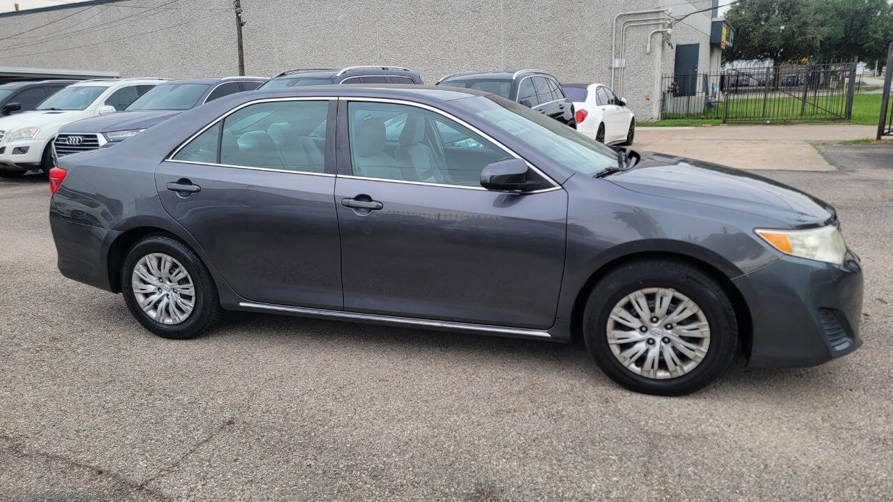 Used 2013 Toyota Camry LE FWD image 4