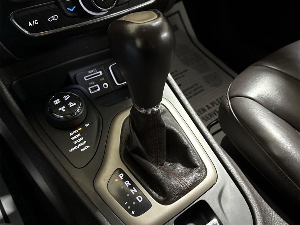 Used 2014 Jeep Cherokee Trailhawk w/ Comfort/Convenience Group image 18