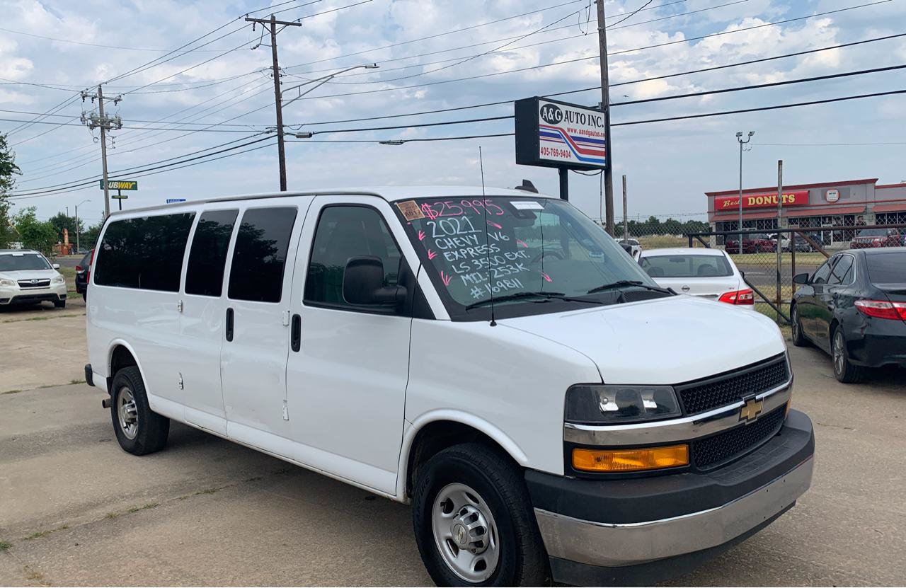Used 2021 Chevrolet Express 3500 LS w/ Chrome Appearance Package RWD image 3